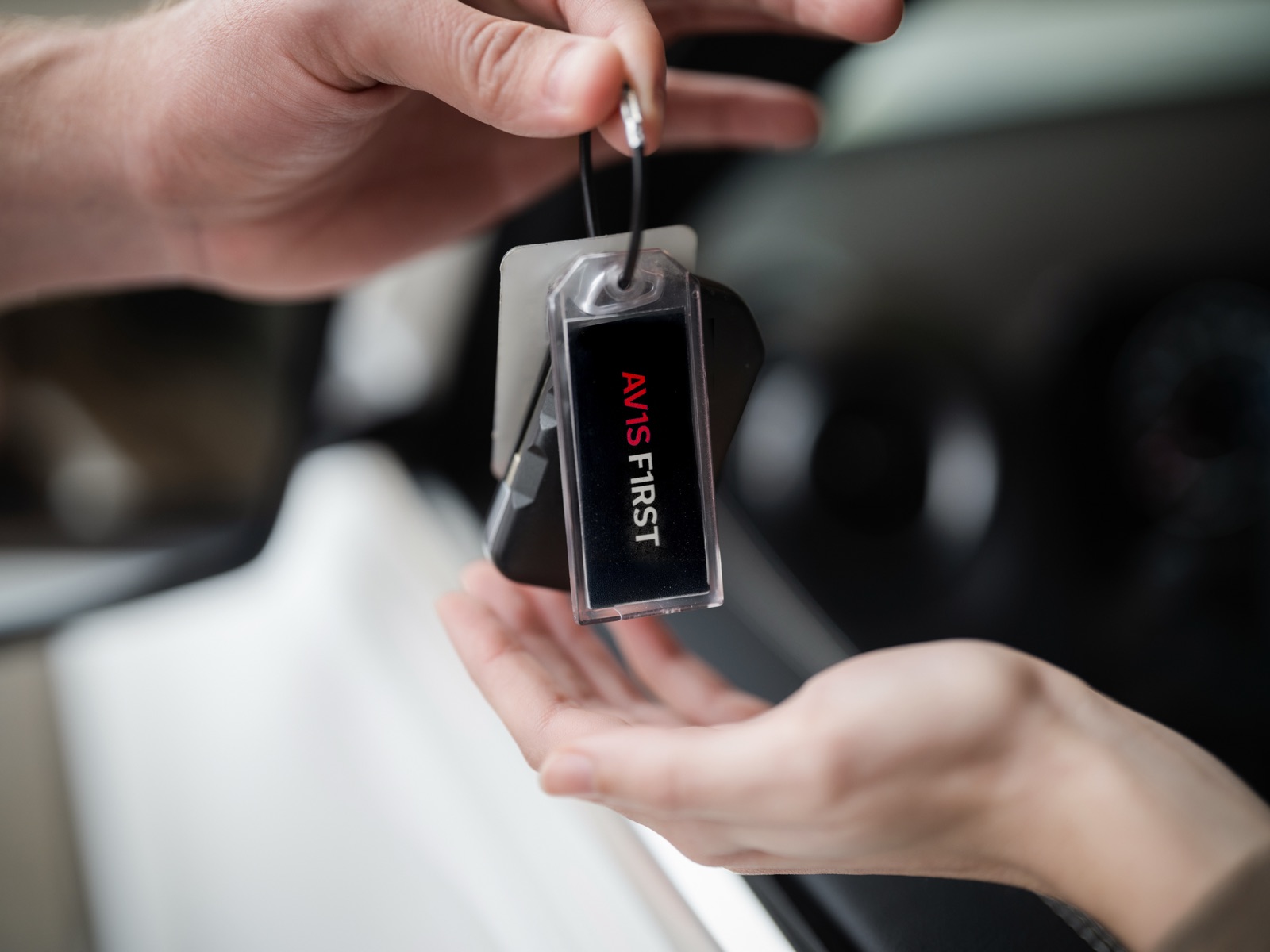 Airport handshake — Avis customer service