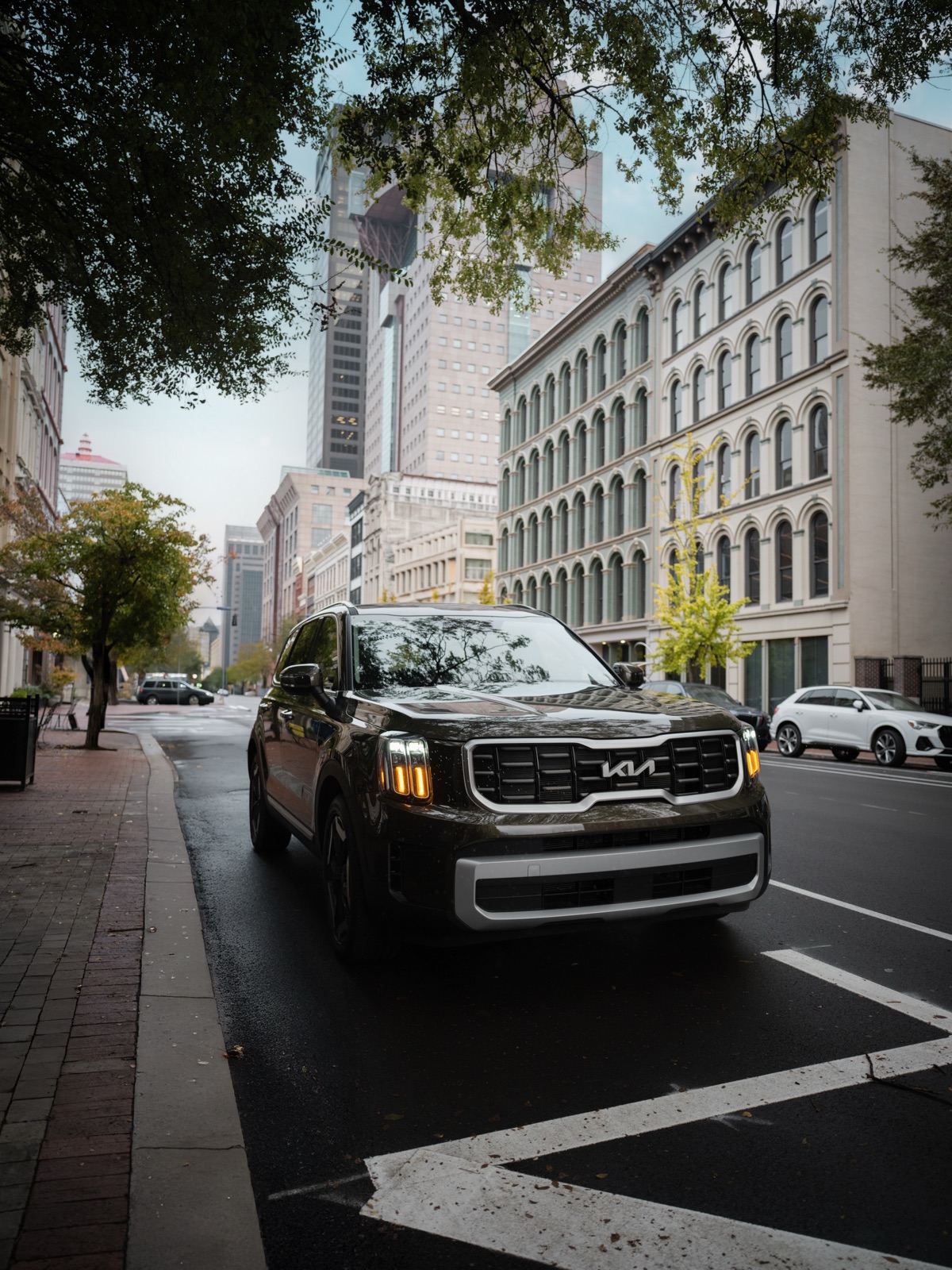 Avis employee — city street portrait